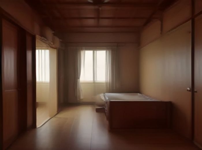 影迷在家庭影院环境中通过大屏幕欣赏高清电影，暗室氛围感强，片子资源网站为观影爱好者提供稳定优质的内容来源